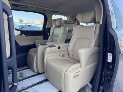 Toyota Alphard Hybrid 2.5L Luxury - ფოტო 5