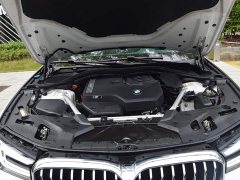 BMW 5 Series 525Li M Sport Package - ფოტო 12