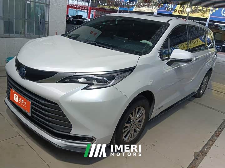 Toyota Sienna 2.5L Hybrid Premium Edition
