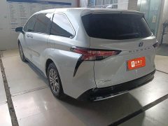 Toyota Sienna 2.5L Hybrid Premium Edition - ფოტო 3