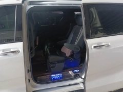 Toyota Sienna 2.5L Hybrid Premium Edition - ფოტო 6