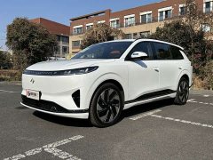 Audi eπ008 210Ultra Ruoyi Edition 5-seater - ფოტო 3
