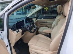 Buick GL8 New Energy Lusang Respect Edition - ფოტო 7
