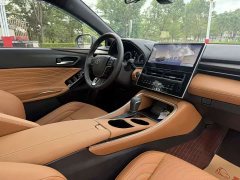 Toyota Avalon Hybrid 2.0L Luxury - ფოტო 8