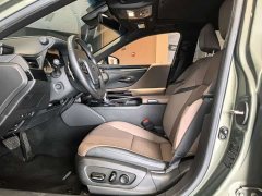 Lexus ES 200 Excellence Edition - ფოტო 5