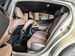 Lexus ES 200 Excellence Edition - ფოტო 6