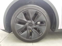 Tesla Model Y Rear-Wheel Drive - ფოტო 17