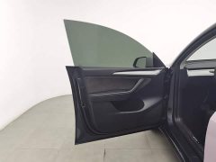 Tesla Model Y Rear-Wheel Drive - ფოტო 8