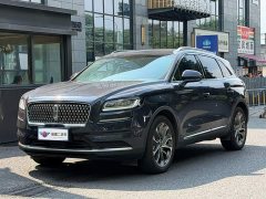 Lincoln Explorer 2.0T AWD Premium - ფოტო 1