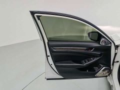 Honda Accord 260TURBO Phantom Night Premium Edition - ფოტო 11