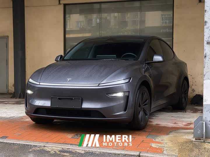 Tesla Model Y Rear-Wheel Drive Launch Edition