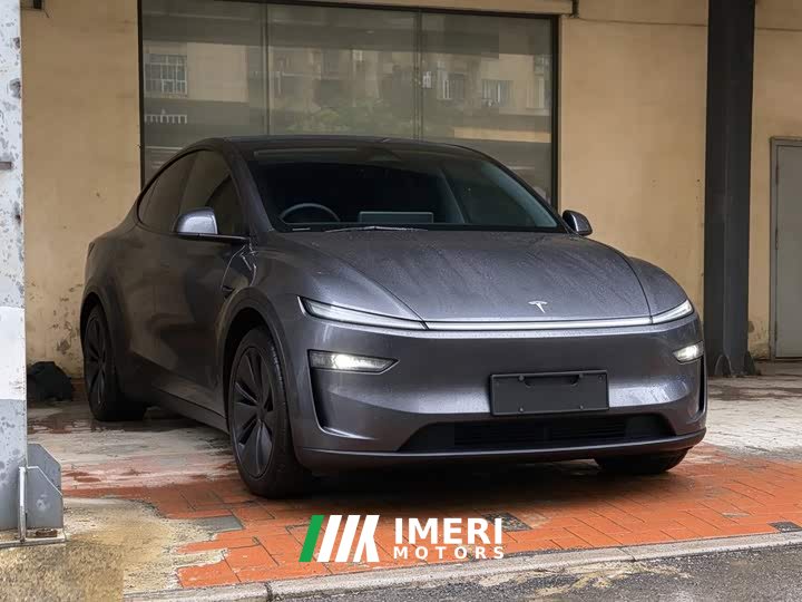 Tesla Model Y Rear-Wheel Drive Launch Edition