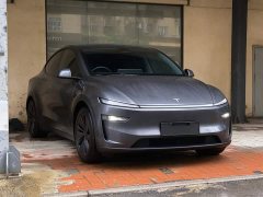 Tesla Model Y Rear-Wheel Drive Launch Edition - ფოტო 1