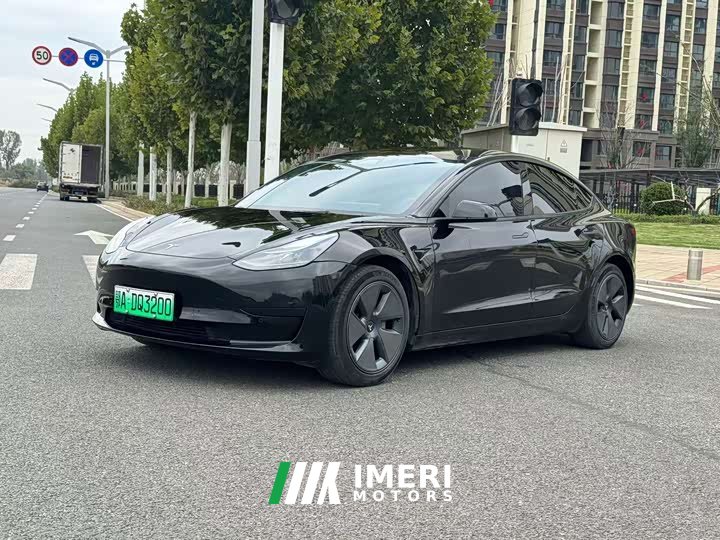 Tesla Model 3 Rear-Wheel Drive