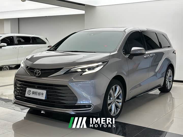 Toyota Sienna 2.5L Hybrid Premium Luxury Edition