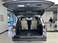 Toyota Sienna 2.5L Hybrid Premium Luxury Edition - ფოტო 10