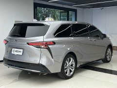 Toyota Sienna 2.5L Hybrid Premium Luxury Edition - ფოტო 7