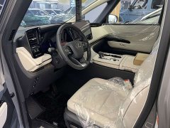 Lexus LM 500h Six-Seat Premium Edition - photo 4
