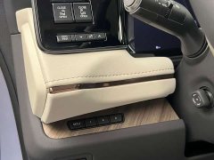 Lexus LM 500h Six-Seat Premium Edition - photo 6