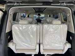 Lexus LM 500h Six-Seat Premium Edition - photo 9