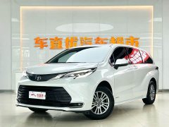 Toyota Sienna 2.5L Hybrid Comfort Edition - фото 1