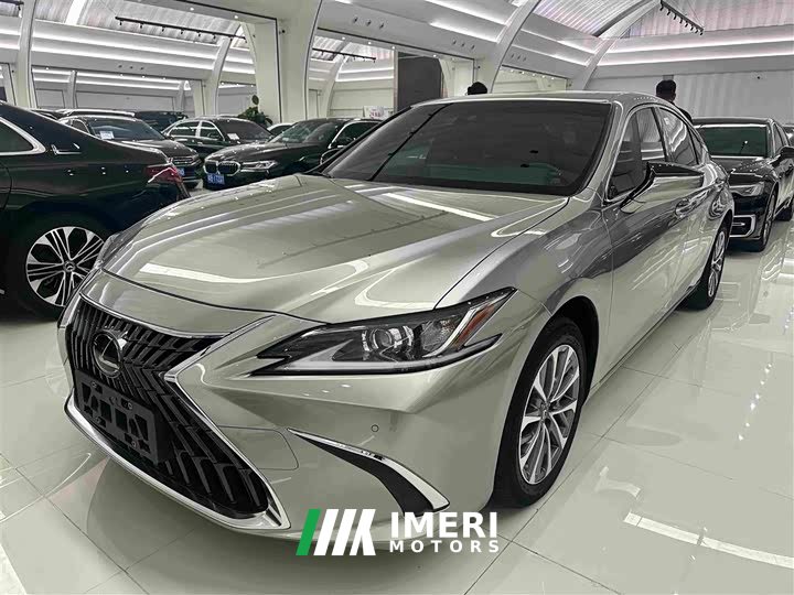 Lexus ES 200 Excellence Edition - ავტომობილი ჩინეთიდან