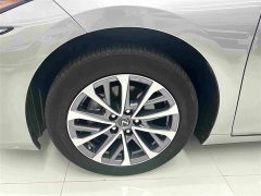 Lexus ES 200 Excellence Edition - ფოტო 4