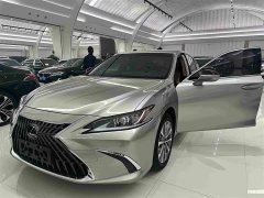 Lexus ES 200 Excellence Edition - ფოტო 5