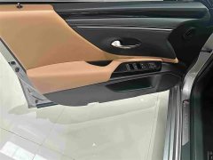 Lexus ES 200 Excellence Edition - ფოტო 6