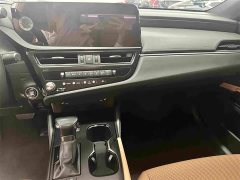 Lexus ES 200 Excellence Edition - ფოტო 8