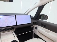 Li Auto Li Xiang MEGA Ultra - ფოტო 17