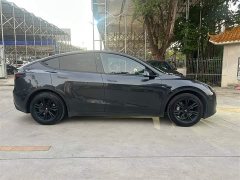 Tesla Model Y Rear-Wheel Drive - ფოტო 9