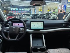 BYD Yuan UP 301KM Pilot Edition - ფოტო 11