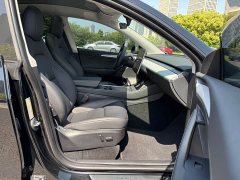 Tesla Model Y Rear-Wheel Drive - ფოტო 6