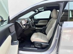 Volvo XC70 Plug-in Hybrid Two-Wheel Drive Long Range Core - ფოტო 8