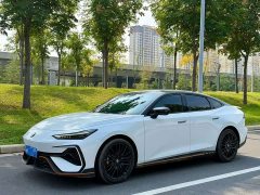 Changan UNI-V Third Generation 1.5T 500Bar Luxury Sport Edition - ფოტო 1