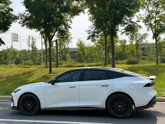 Changan UNI-V Third Generation 1.5T 500Bar Luxury Sport Edition - ფოტო 3
