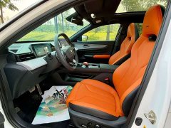Changan UNI-V Third Generation 1.5T 500Bar Luxury Sport Edition - ფოტო 4