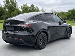 Tesla Model Y Rear-Wheel Drive - ფოტო 6