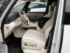 Li Auto MEGA Home - ფოტო 8