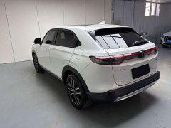 Honda Vezel 1.5L CVT Luxury - ფოტო 3