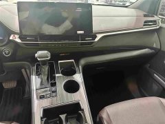 Toyota Graviia 2.5L Hybrid Prestige PLUS AWD - photo 10