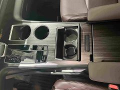 Toyota Graviia 2.5L Hybrid Prestige PLUS AWD - photo 11