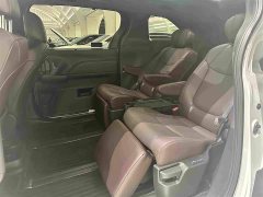 Toyota Graviia 2.5L Hybrid Prestige PLUS AWD - photo 14