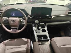 Toyota Graviia 2.5L Hybrid Prestige PLUS AWD - photo 15