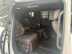 Toyota Graviia 2.5L Hybrid Prestige PLUS AWD - photo 16