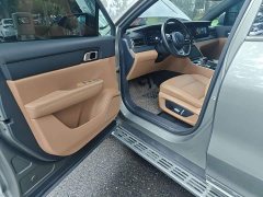 Li Auto ONE Extended Range 6-Seater - ფოტო 12