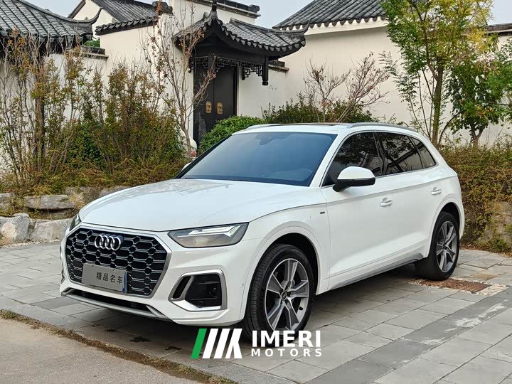 Audi Q5L 45 TFSI Luxury Sport - автомобиль из Китая