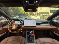 BYD Han DM-i 121KM Respect Edition - ფოტო 13
