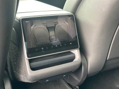 Tesla Model Y Rear-Wheel Drive - ფოტო 10